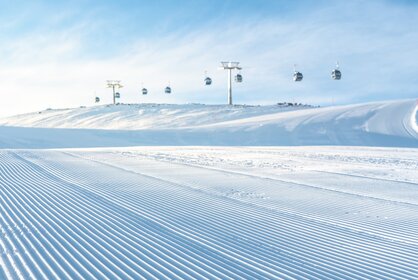 Le piste appena preparate sono pronte per la prima discesa | © Christian Bürgi